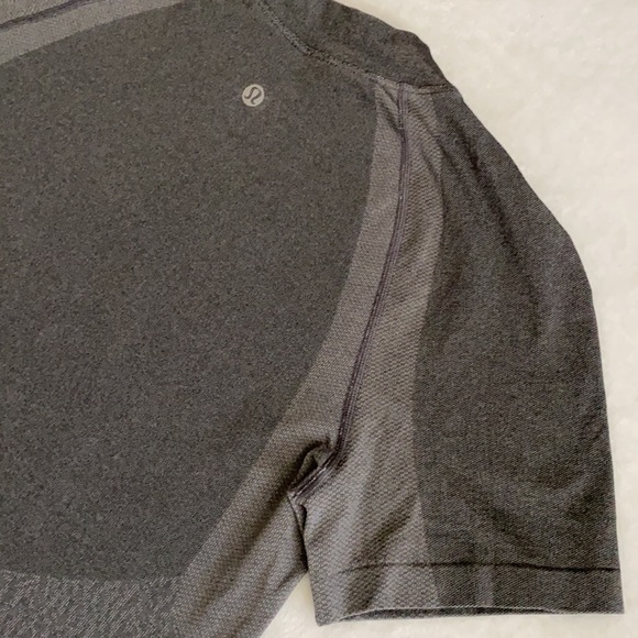 Lululemon | Seamless Training Short Sleeve Shirt LW3GAUS Gull Grey (10) - Picture 12 of 15